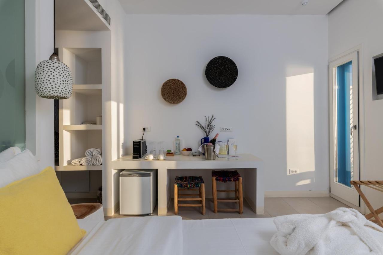 Bluetopia Suites Mykonos Town Extérieur photo
