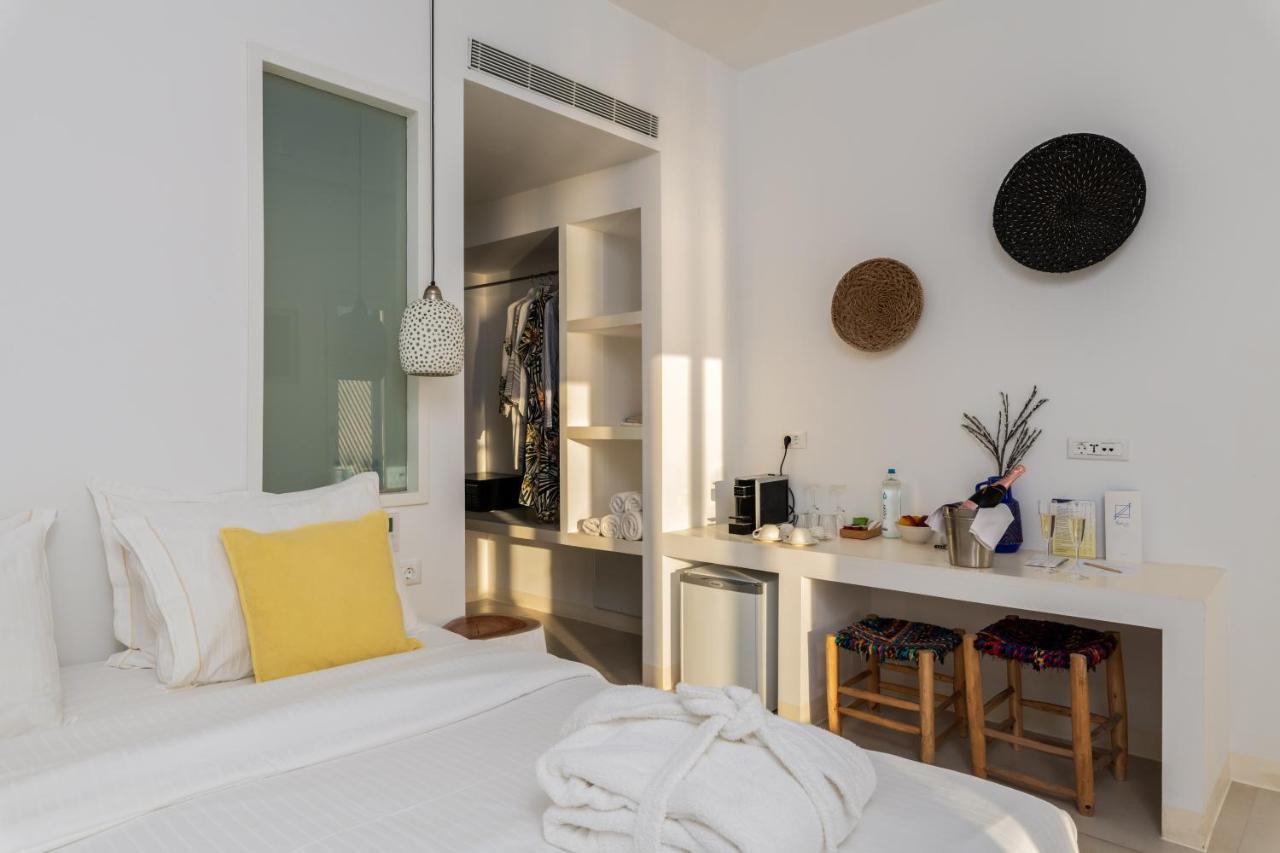 Bluetopia Suites Mykonos Town Extérieur photo