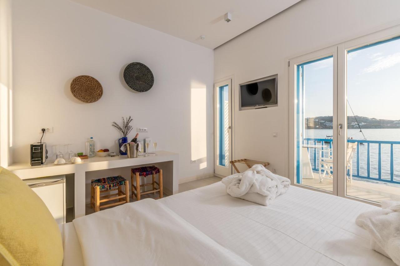 Bluetopia Suites Mykonos Town Extérieur photo