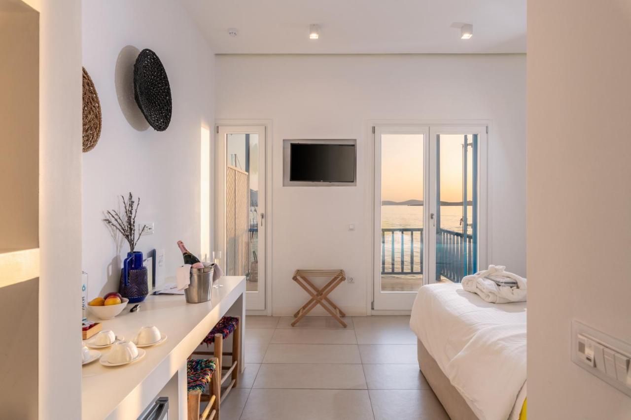 Bluetopia Suites Mykonos Town Extérieur photo