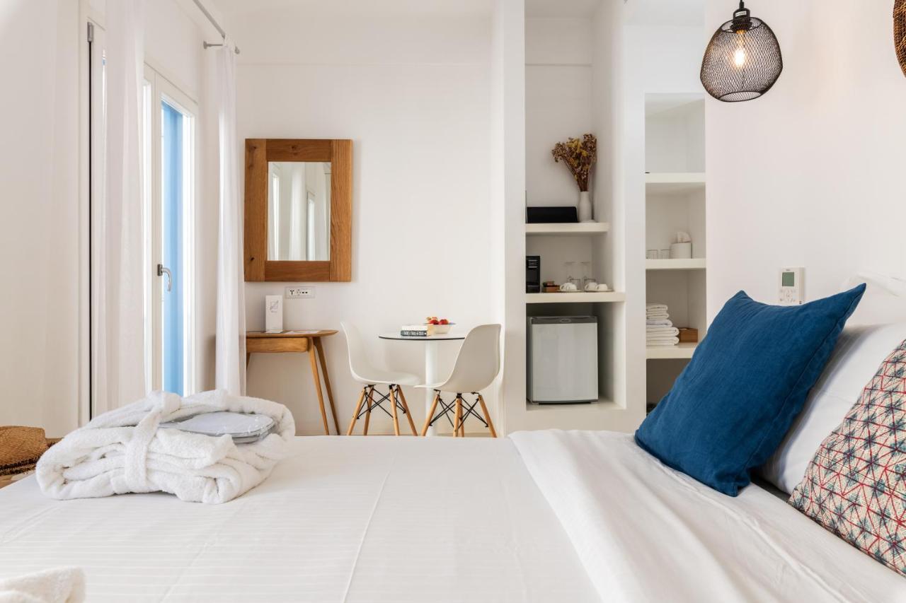 Bluetopia Suites Mykonos Town Extérieur photo
