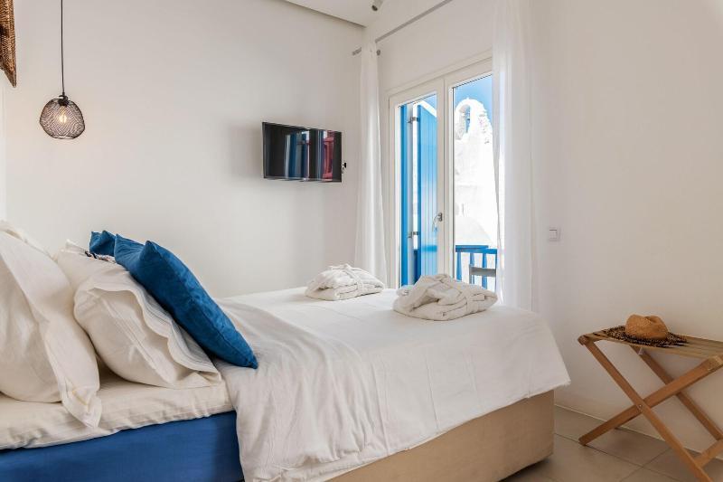 Bluetopia Suites Mykonos Town Extérieur photo