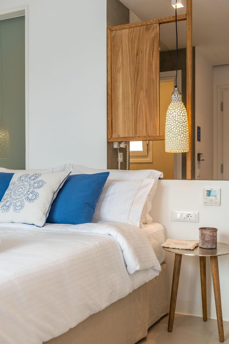 Bluetopia Suites Mykonos Town Extérieur photo