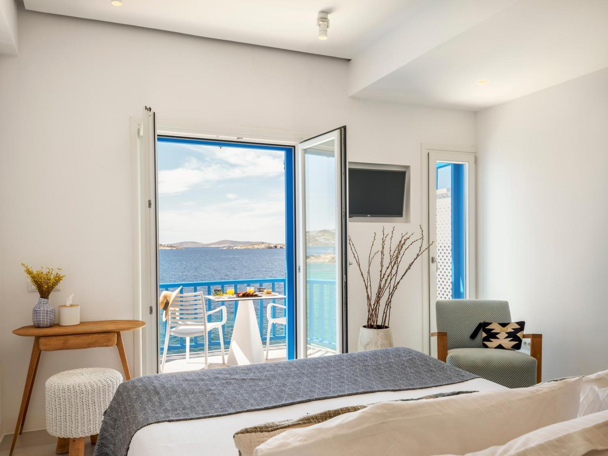 Bluetopia Suites Mykonos Town Extérieur photo