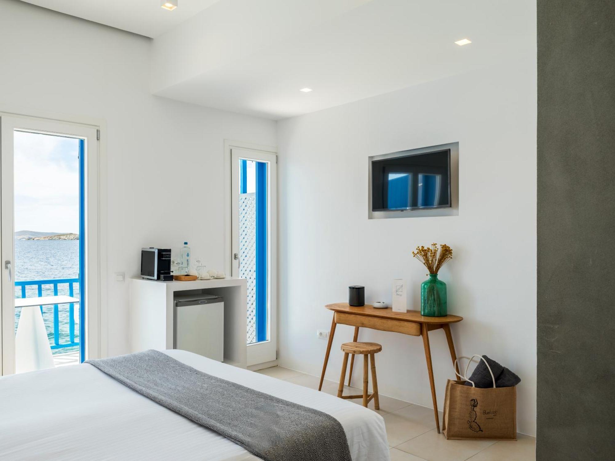 Bluetopia Suites Mykonos Town Extérieur photo