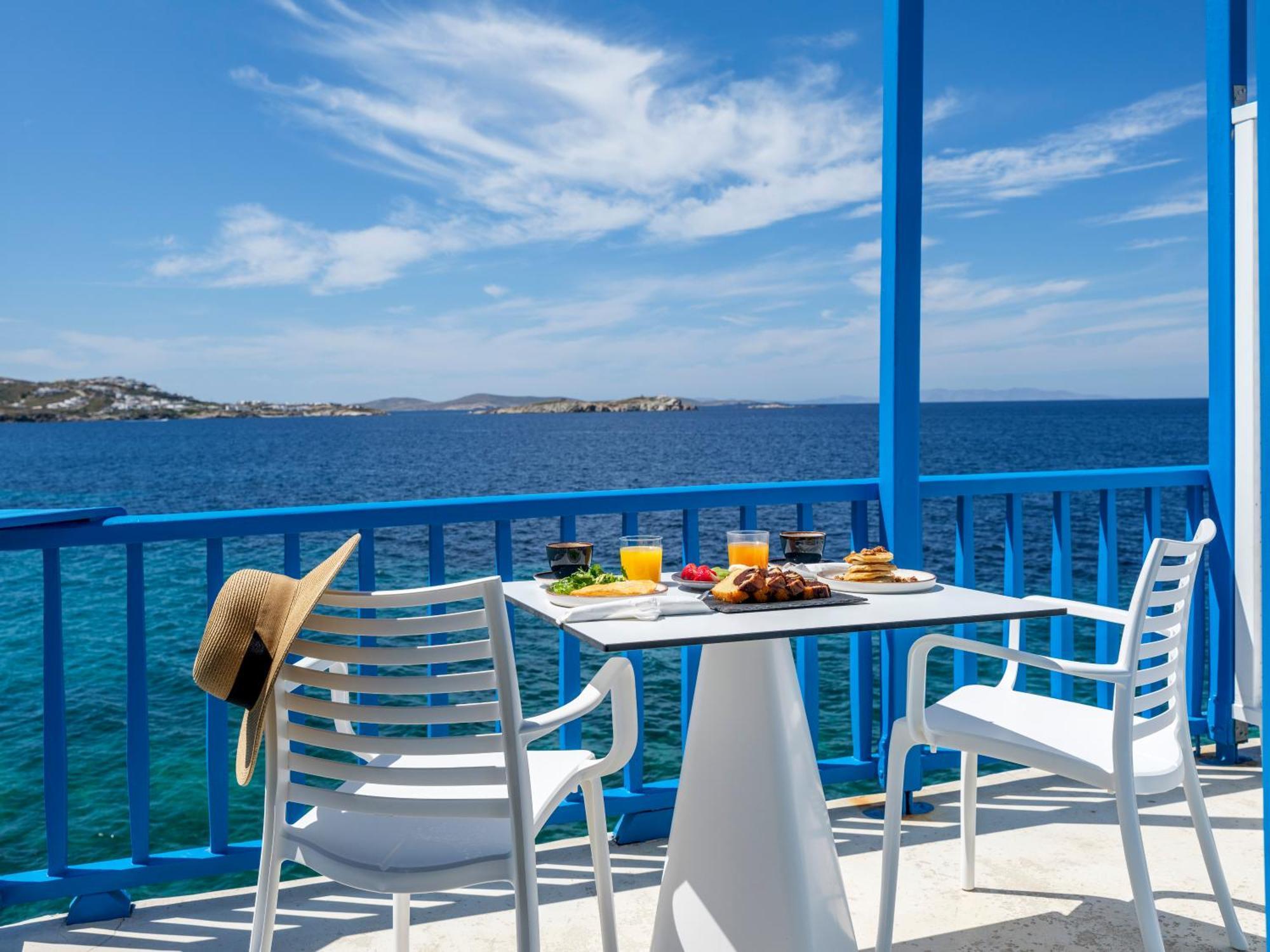 Bluetopia Suites Mykonos Town Extérieur photo