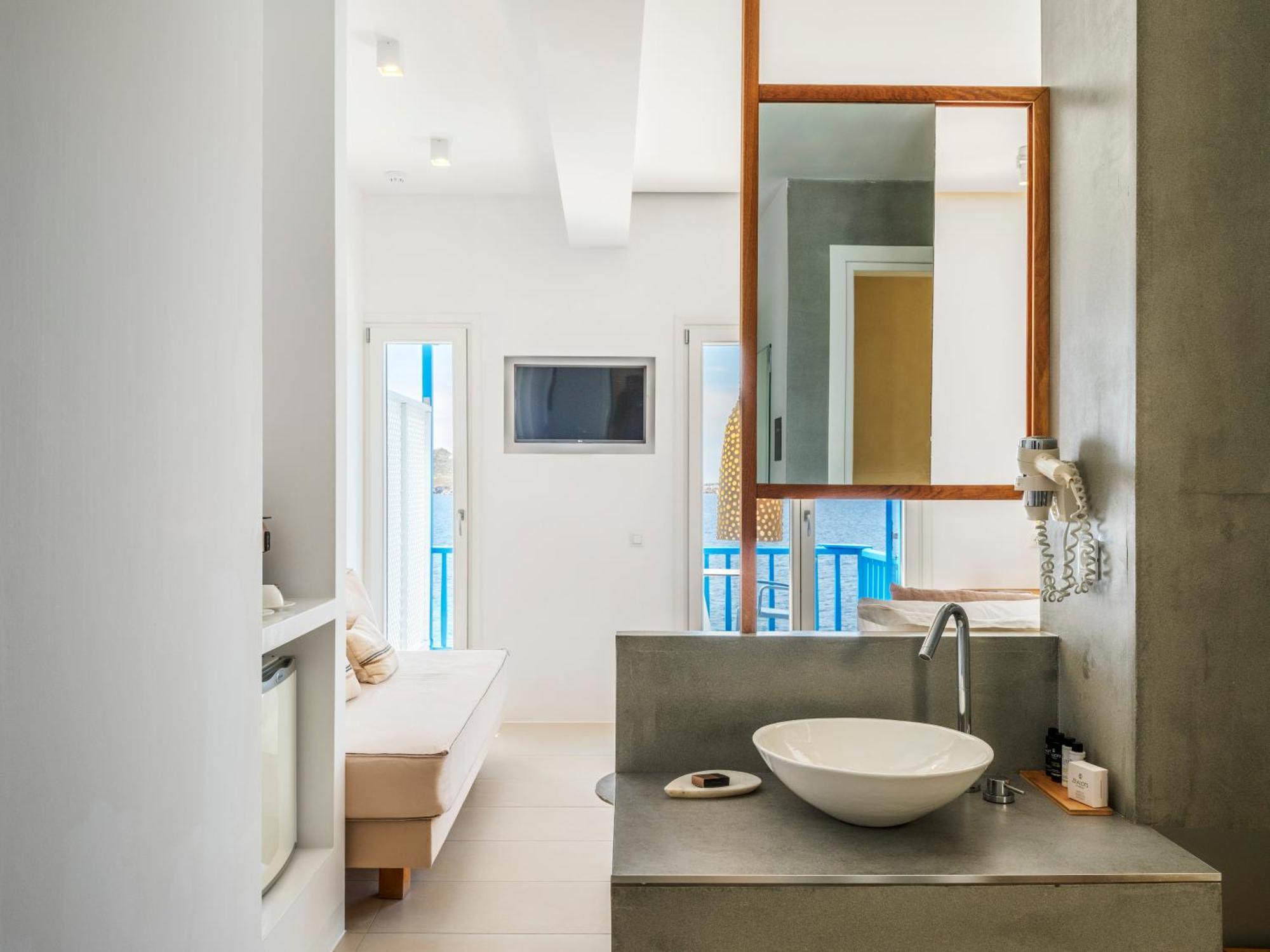 Bluetopia Suites Mykonos Town Extérieur photo