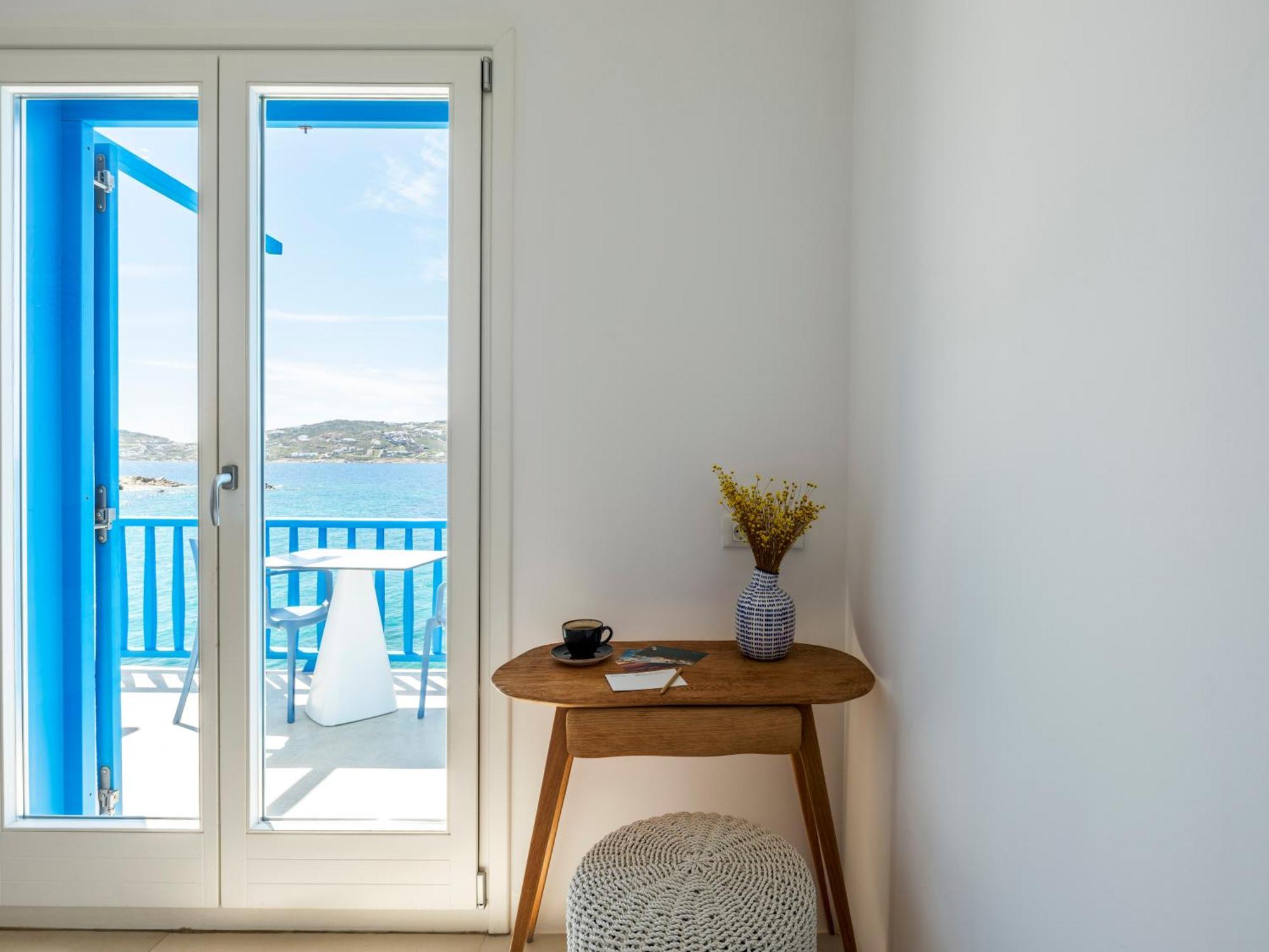 Bluetopia Suites Mykonos Town Extérieur photo
