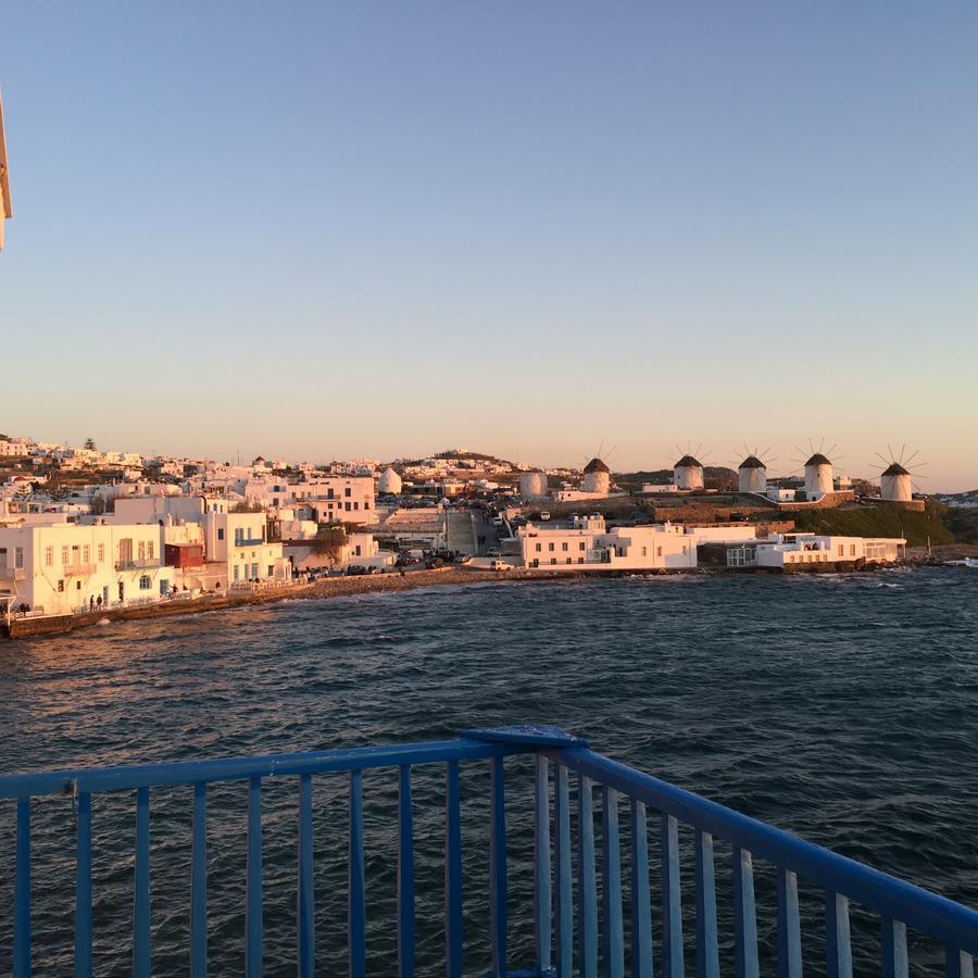 Bluetopia Suites Mykonos Town Extérieur photo