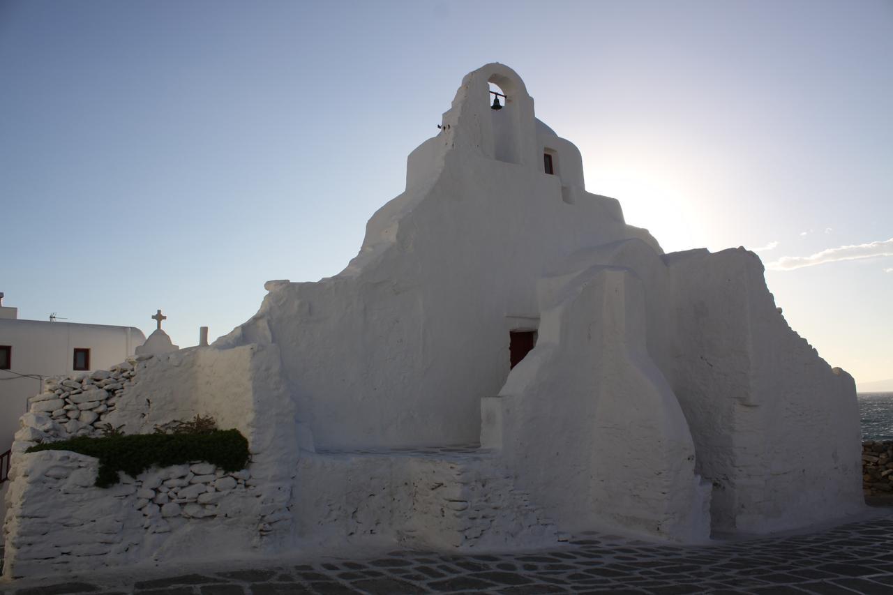 Bluetopia Suites Mykonos Town Extérieur photo